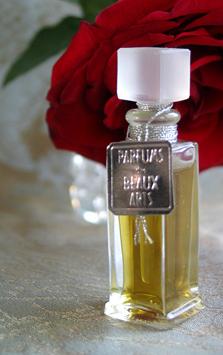 La Reine des Fleurs DSH Perfumes — аромат