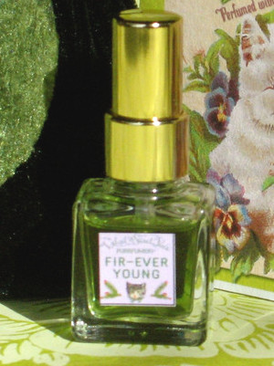 Fir-ever Young Velvet & Sweet Pea’s Purrfumery — аромат