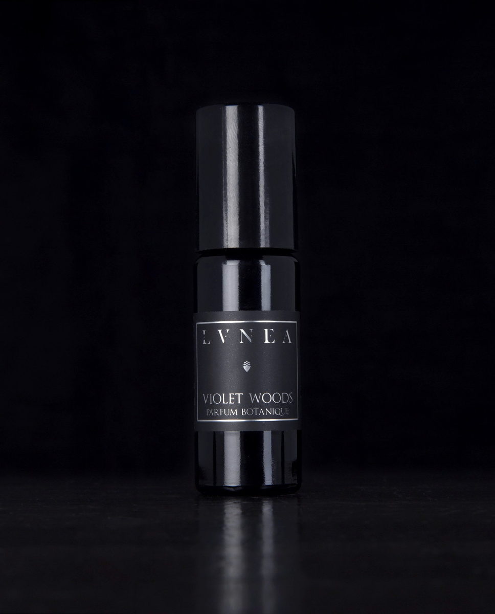 Violet Woods Lvnea — аромат