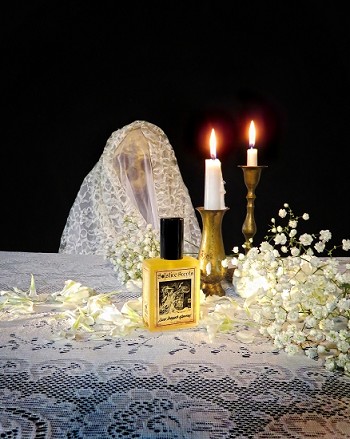 Lace Draped Spectre Solstice Scents — аромат