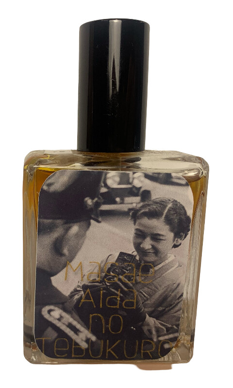 Masae Aida no Tebukuro Phronema Perfumes — аромат
