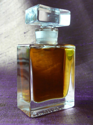 Aurora Roxana Illuminated Perfume — аромат